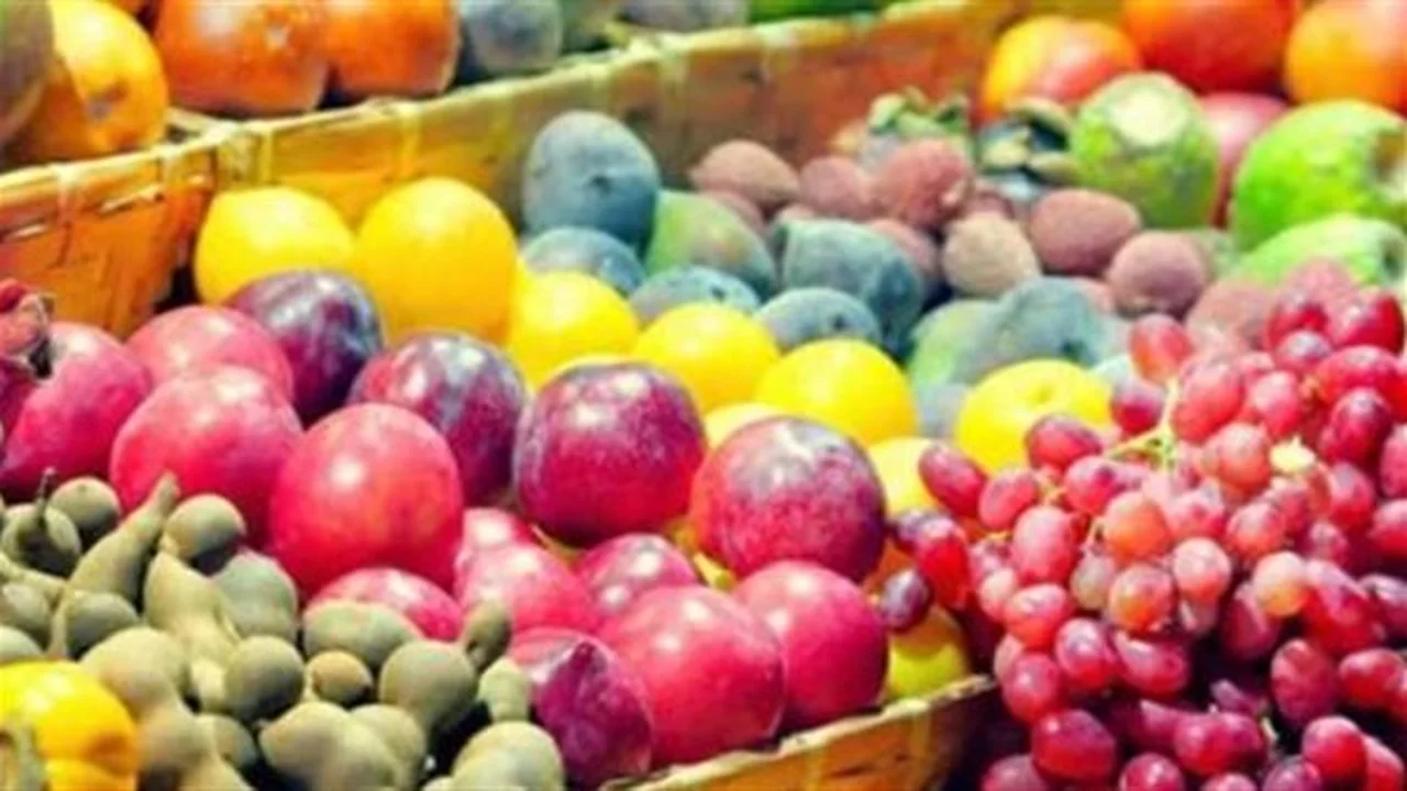 أسعار الفاكهة اليوم: 15 جنيهًا للتفاح و10 جنيهات للموز